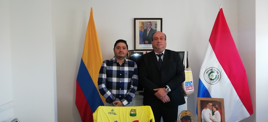 Reunión del Cónsul del Colombia en Paraguay, Marcos Diaz Barrera, con el subdirector de Migración Paraguay, Fabio Espinoza