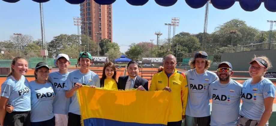Cónsul en Asunción visitó a la delegación colombiana de tenis que participa en el Sudamericano Sub 16 en Paraguay