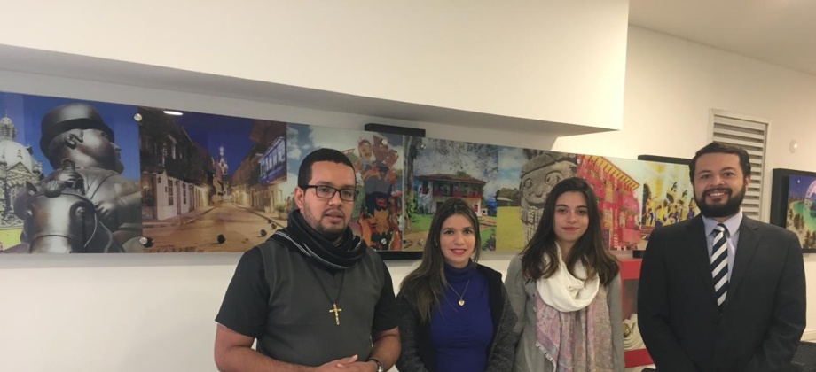 Primer día de votaciones presidenciales en Asunción 