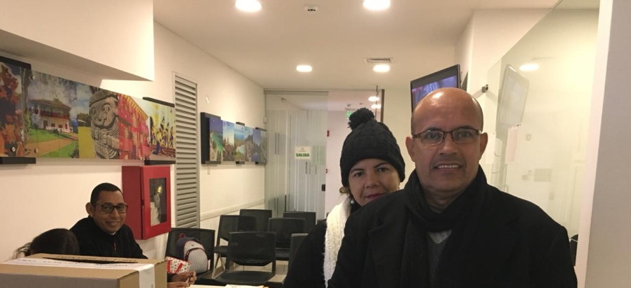 Con normalidad la segunda vuelta de las votaciones presidenciales en el Consulado de Colombia en Asunción, Paraguay