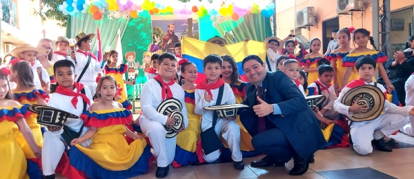 Invitación del colegio y escuela de San Francisco de Asís de Ypane Paraguay al Cónsul de Colombia en Paraguay 